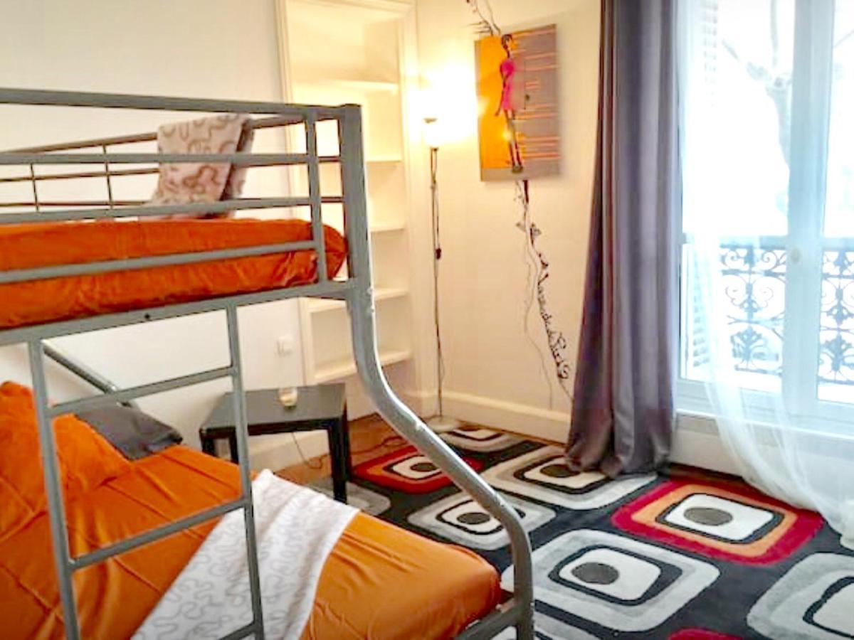 Appartement De 4 Chambres Avec Vue Sur La Ville Et Wifi A Parigi Esterno foto